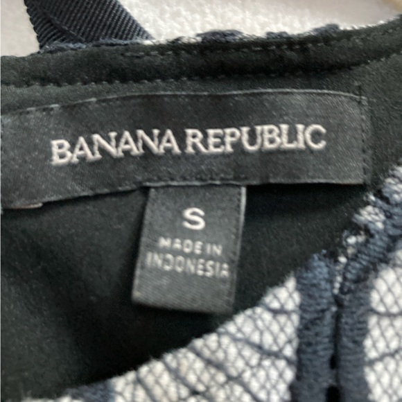 Banana Republic Sleeveless Floral Black Lace Top Small - Picture 6 of 7